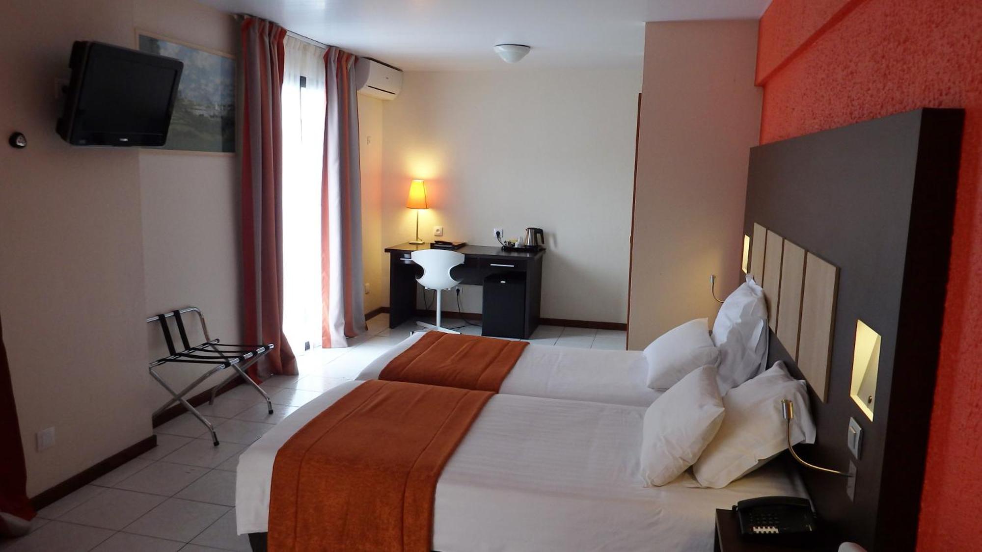 Central Hotel 卡宴 外观 照片